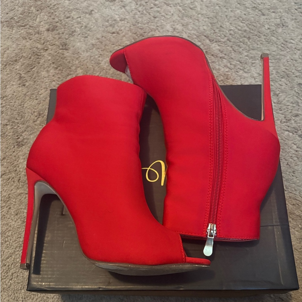 Red Peek Toe Women’s Heel Bootie! Size 7.5 great condition!